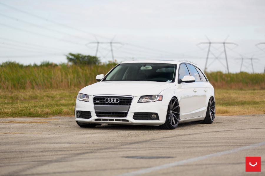  Audi A4 Avant 2.0T on Vossen Wheels (CVT) 2016 года  (фото 1 из 24)